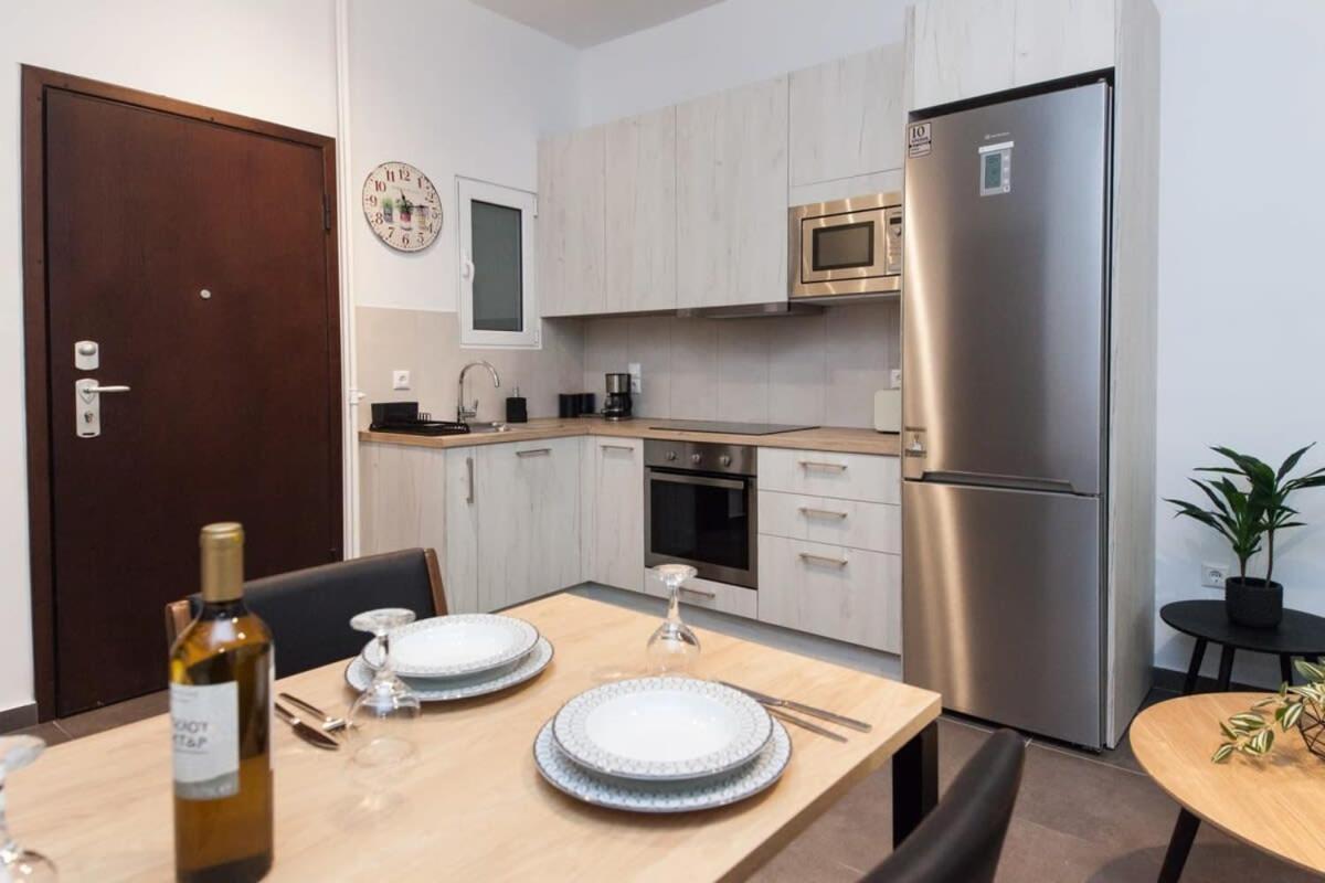 Elegant Urban Escape 1 Bd Apt In Kolonaki Atenas Exterior foto