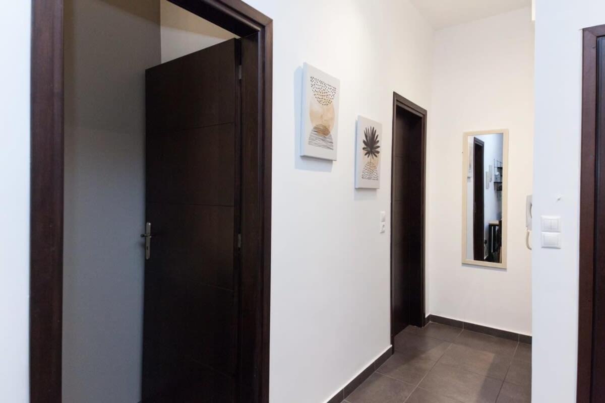 Elegant Urban Escape 1 Bd Apt In Kolonaki Atenas Exterior foto